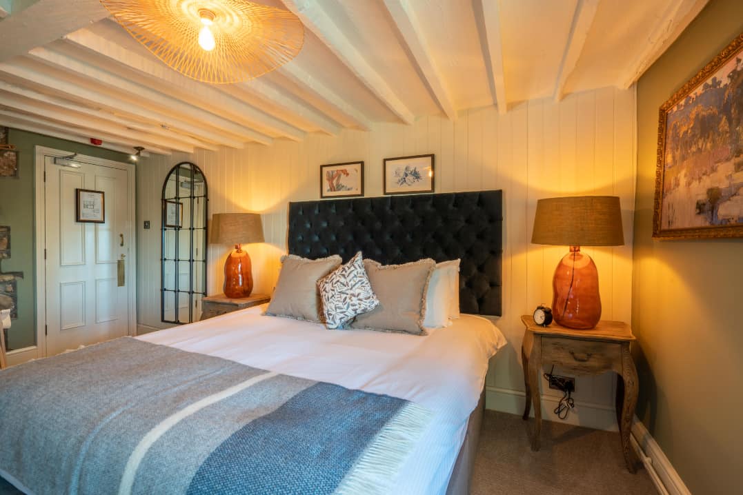 The Bowl Inn Pub, Hotel & Restaurant In Almondsbury, Bristol