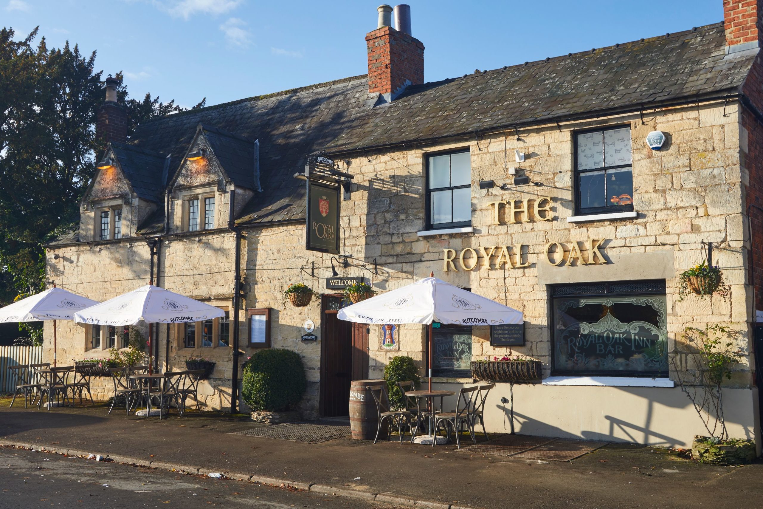 The Royal Oak Pub Restaurant In Prestbury Near Cheltenham