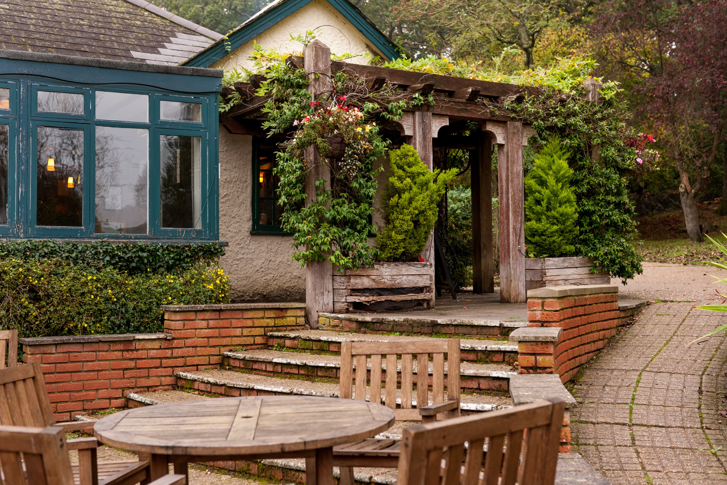 High Corner Inn Pub, Hotel & Restaurant In Ringwood, Hampshire