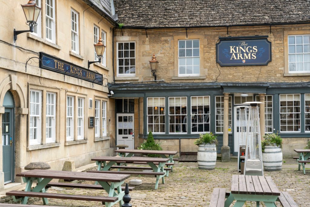 Kings Arms Melksham Beer garden courtyard 1