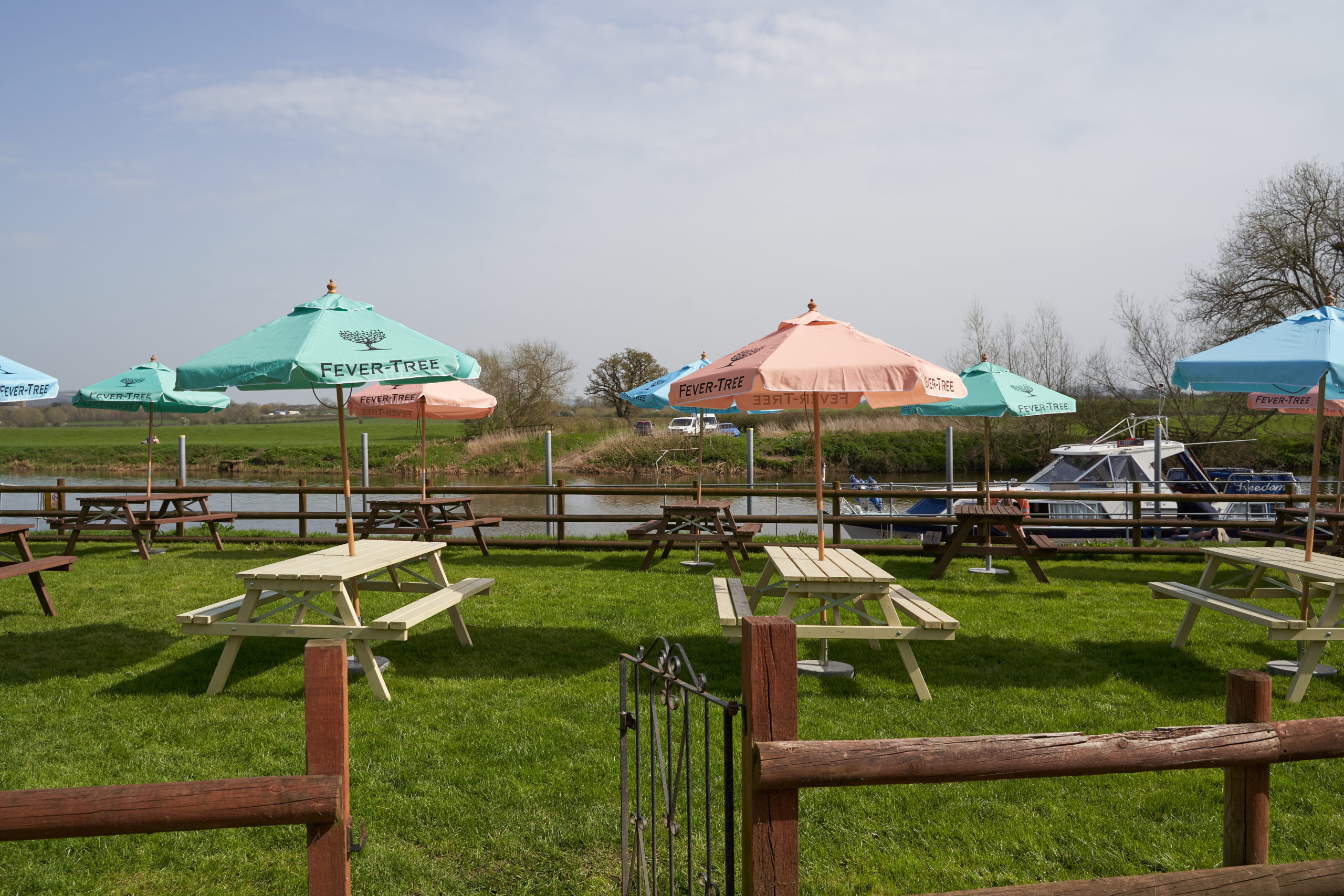 Riverside Beer Garden in Twyning Al Fresco Drinking Outdoor Dining The Fleet Inn