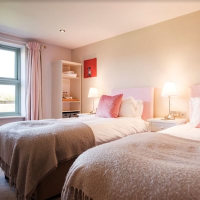 Cosy Kingsize Double Room | Hotel in Bridgwater, Somerset | The Bower ...